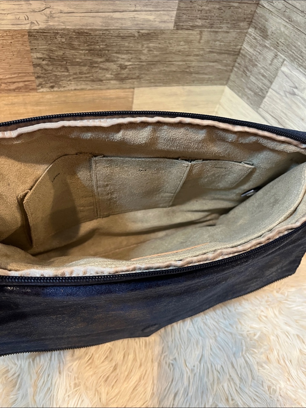 Matt & Nat Ritual laptop/messenger bag, blue stardust color. - Picture 6 of 11